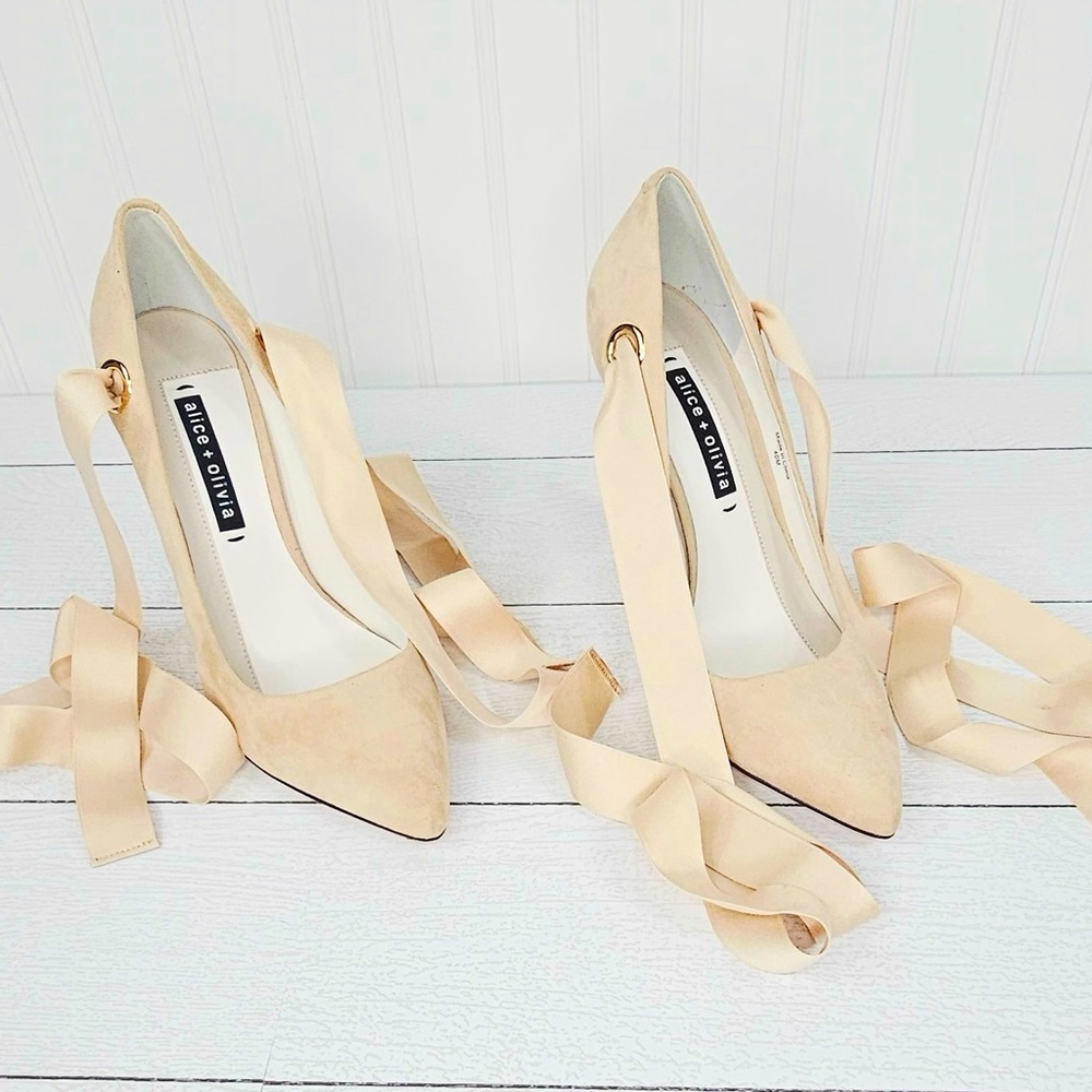 Alice + Olivia Dominique Suede Heel Pointed-Toe Ribbon Tie Size 9.5 NWOT - Picture 1 of 6